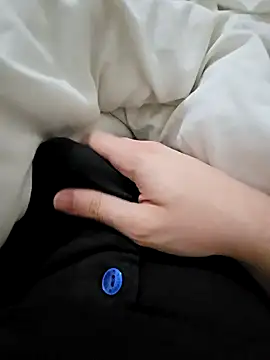 Snapshot of skiciyunis chatting on November 2025 09:06:01 PM skiciyunis online show from November 2025 09:06:01 PM