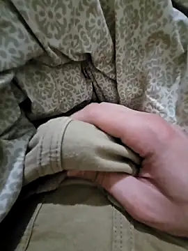 Snapshot of skiciyunis chatting on November 2025 08:43:01 PM skiciyunis online show from November 2025 08:43:01 PM