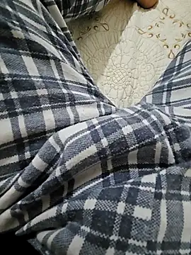 Snapshot of skiciyunis chatting on February 2026 05:09:01 PM skiciyunis online show from February 2026 05:09:01 PM