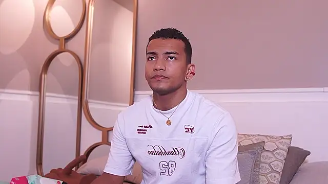 Rafa2004Cruz online show from April 2026 05:32:01 PM