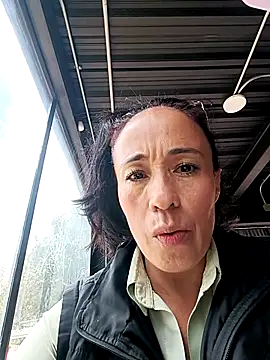 Coeur de luxure online show from April 2026 03:45:01 PM