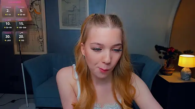 Snapshot of FloraBonde chatting on October 2025 12:13:02 PM FloraBonde online show from October 2025 12:13:02 PM