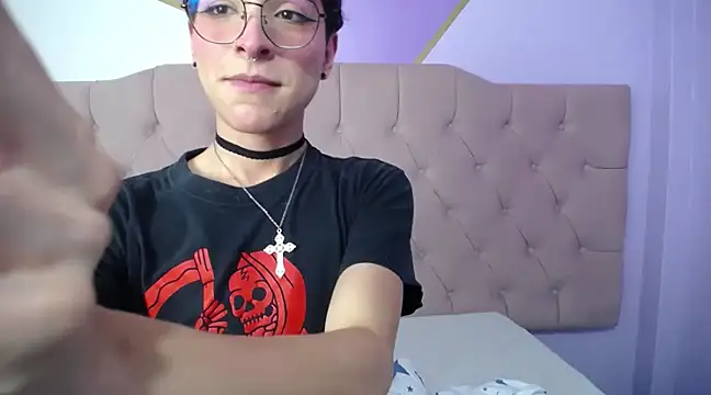 Damiian21  online show from February 2025 02:06:02 PM