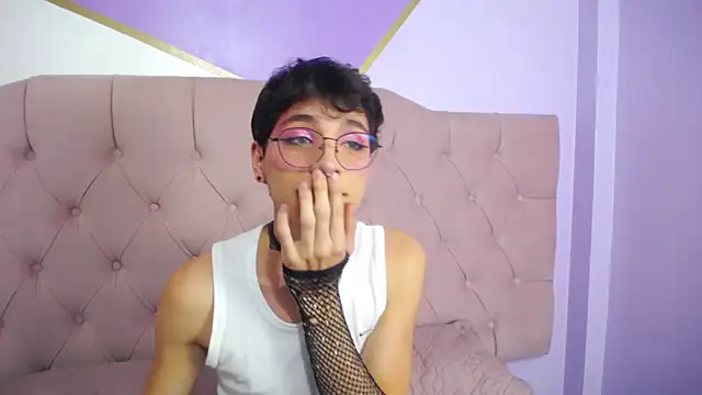 Damiian21  online show from February 2025 02:41:01 PM