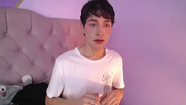 Damiian21  online show from March 2025 01:40:02 PM