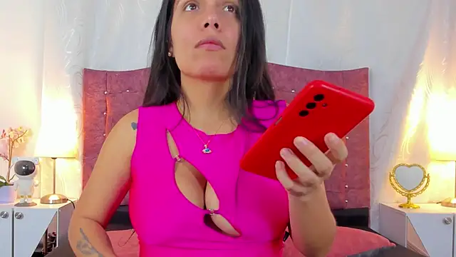 Snapshot of ValentinaGuerra chatting on October 2025 02:07:01 AM ValentinaGuerra online show from October 2025 02:07:01 AM