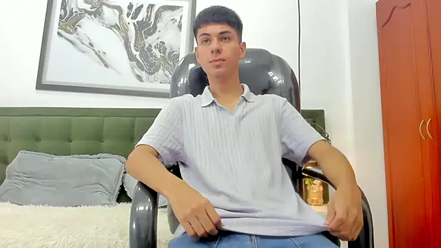 Snapshot of Johann_sex chatting on May 2026 05:21:02 PM Johann sex online show from May 2026 05:21:02 PM