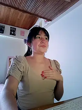 Arielle lov online show from October 2025 09:45:01 PM