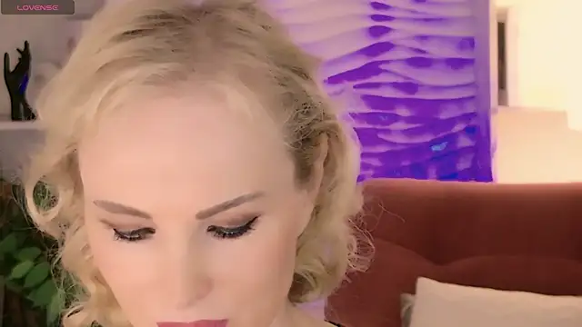 Snapshot of Sandra_Kind chatting on June 2026 05:11:01 AM Sandra Kind online show from June 2026 05:11:01 AM