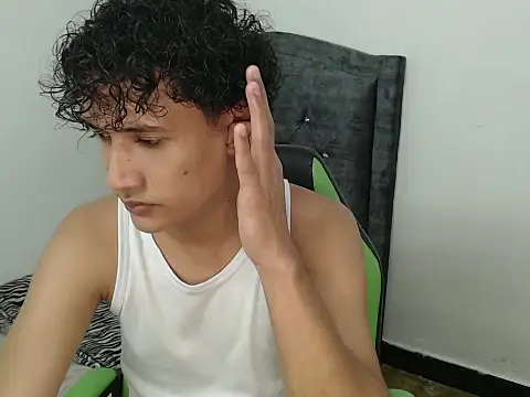 Boy coll online show from March 2026 05:33:02 AM