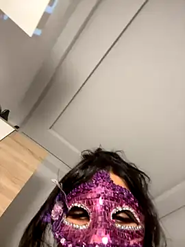 Roroo002 online show from September 2025 08:14:01 PM