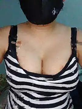 Snapshot of DesiLeela chatting on July 2026 04:39:01 PM DesiLeela online show from July 2026 04:39:01 PM