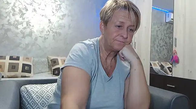 RosesandLillies online show from December 2024 05:43:01 PM