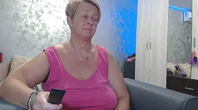 RosesandLillies online show from December 2024 06:39:02 PM