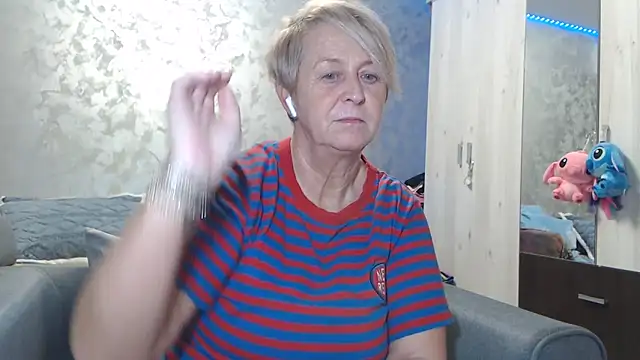 RosesandLillies online show from February 2026 06:06:01 PM