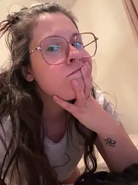 Snapshot of Rosiee69_ chatting on March 2025 06:37:02 AM Rosiee69  online show from March 2025 06:37:02 AM