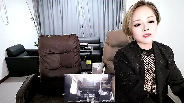 Snapshot of beira-01 chatting on November 2025 03:45:02 PM beira-01 online show from November 2025 03:45:02 PM