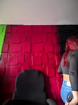 Snapshot of Emily-teen chatting on October 2025 01:30:01 PM Emily-teen online show from October 2025 01:30:01 PM