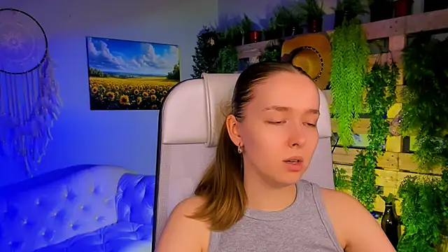 Snapshot of JenniferGraces chatting on October 2025 10:27:01 AM JenniferGraces online show from October 2025 10:27:01 AM