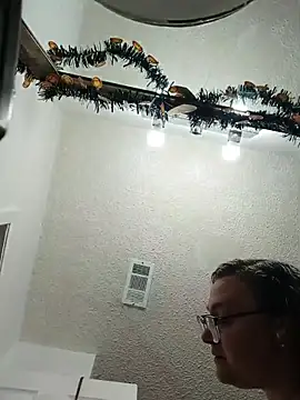 HTXBELLE online show from November 2025 12:16:02 AM