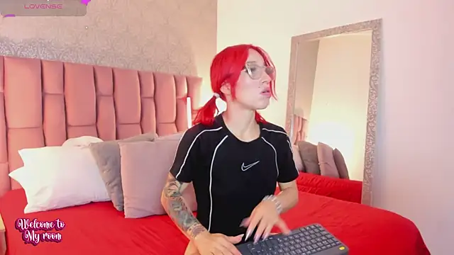 Snapshot of AbellaFox_ chatting on November 2025 07:24:02 PM AbellaFox online show from November 2025 07:24:02 PM