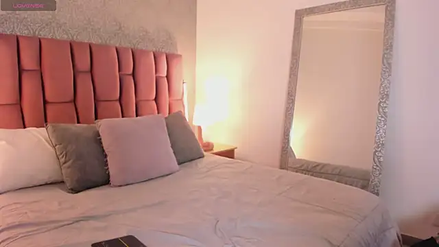 Snapshot of AbellaFox_ chatting on November 2025 05:48:01 PM AbellaFox online show from November 2025 05:48:01 PM