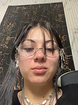 Guxplo  online show from September 2025 12:43:02 PM