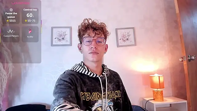 iiangel  online show from November 2025 05:39:02 AM