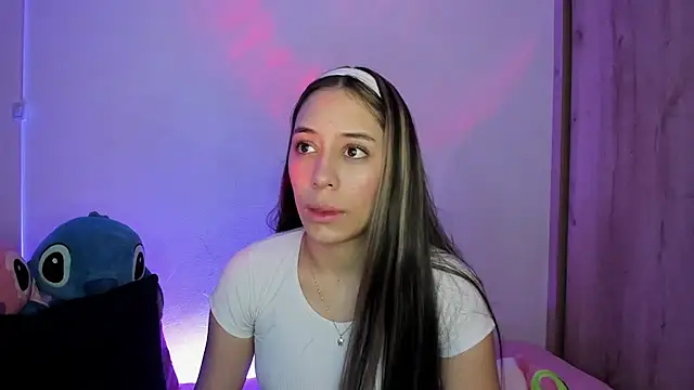 TANIA 06 online show from December 2025 01:16:01 PM