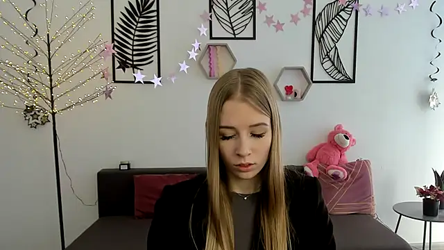 AnnNorriss online show from February 2025 08:16:01 AM