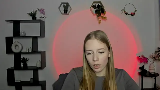 AnnNorriss online show from February 2025 04:45:02 PM