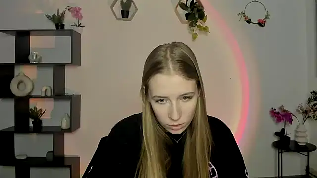 AnnNorriss online show from February 2025 05:04:01 PM