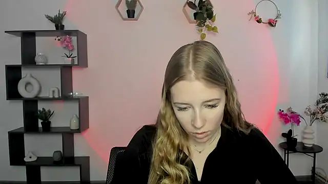 AnnNorriss online show from March 2025 09:42:01 AM