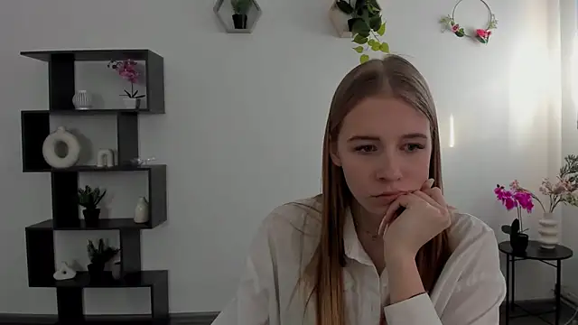 AnnNorriss online show from March 2025 06:28:02 AM