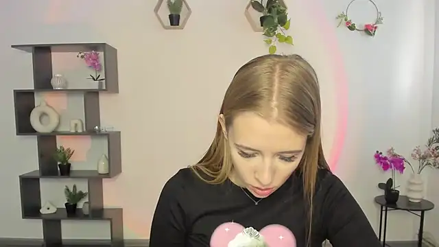 AnnNorriss online show from March 2025 01:42:02 PM