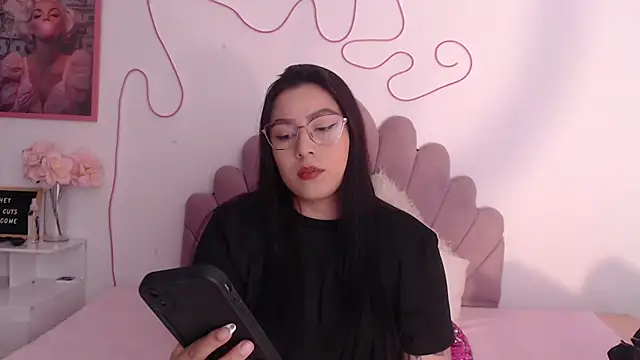 Snapshot of emily-777 chatting on September 2025 07:57:01 PM emily-777 online show from September 2025 07:57:01 PM