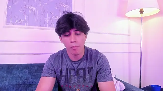 Allex Cano online show from April 2026 08:25:02 PM