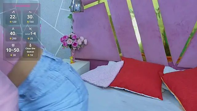 EmmyCortez online show from November 2025 11:43:01 AM