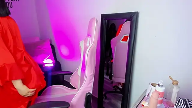 Zamira Taylor online show from March 2025 08:43:02 PM