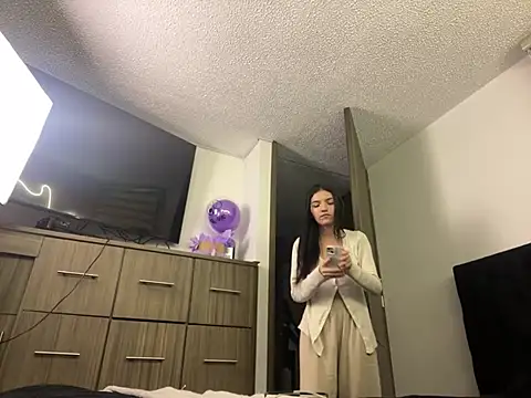 DesireLuxe online show from March 2025 04:49:01 AM