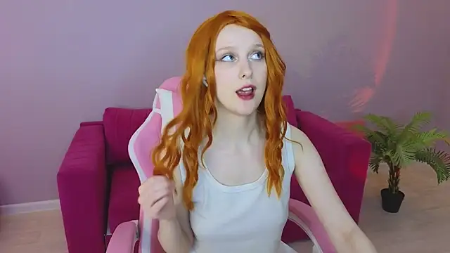 Snapshot of KristinMoore chatting on March 2025 01:10:02 PM KristinMoore online show from March 2025 01:10:02 PM