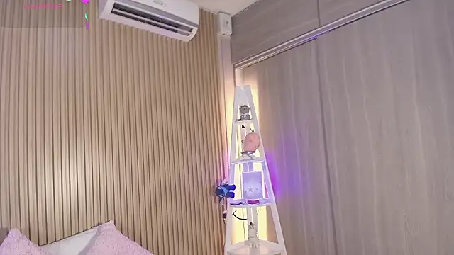 emily sweett24 online show from March 2026 12:21:02 PM