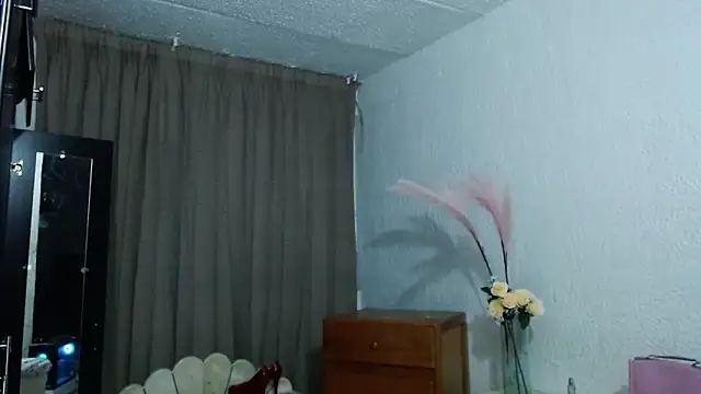 EngelCristaly online show from October 2025 06:11:02 AM