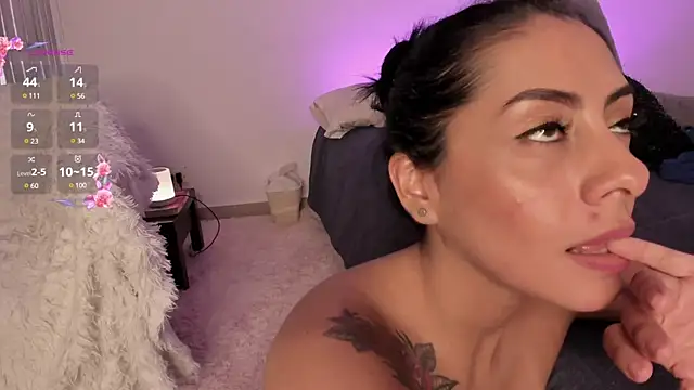  lucianapalmer online show from March 2025 06:50:01 PM