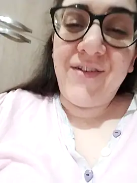 Snapshot of Dolcecurvy chatting on April 2026 10:01:02 PM Dolcecurvy online show from April 2026 10:01:02 PM
