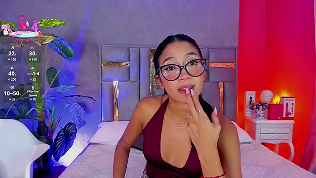 Tyla Ks online show from April 2026 07:50:02 PM