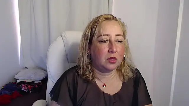 Snapshot of Mature_2025 chatting on October 2025 04:31:02 PM Mature 2025 online show from October 2025 04:31:02 PM