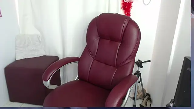 Mature 2025 online show from March 2026 05:20:02 PM