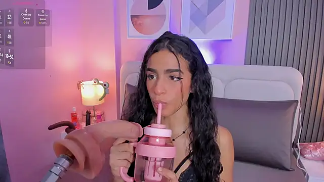 Snapshot of honey_sofii_ chatting on September 2025 12:43:01 PM honey sofii online show from September 2025 12:43:01 PM