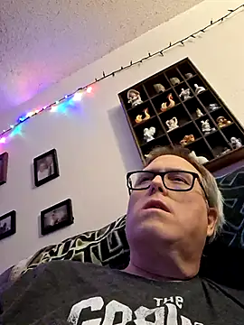 Snapshot of Smallone327 chatting on February 2025 04:01:01 AM Smallone327 online show from February 2025 04:01:01 AM